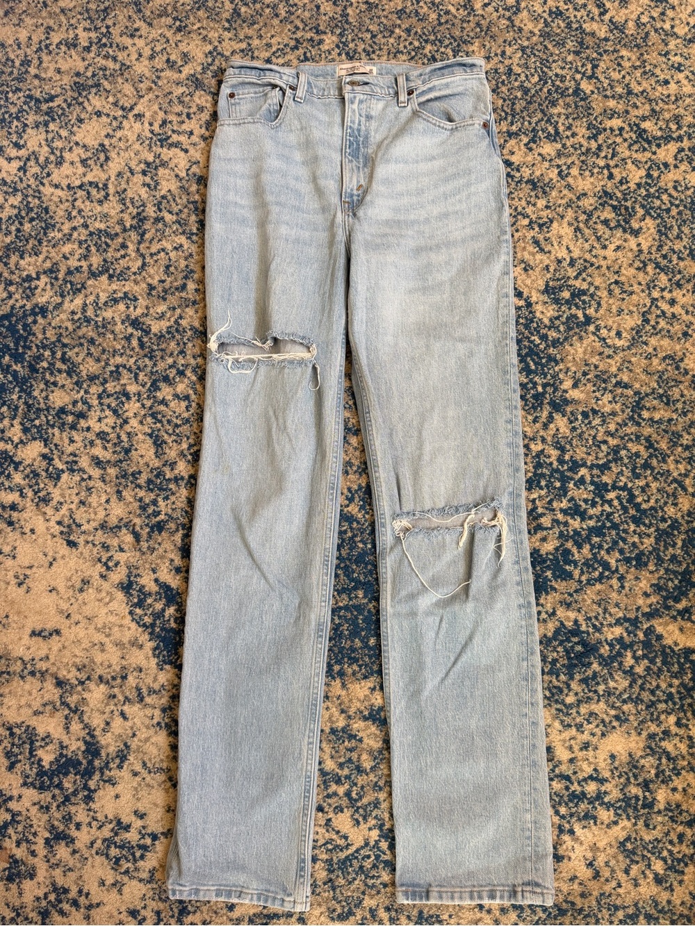Abercrombie Light Wash Distressed Women’s Straight-Leg Jeans 30 XL
